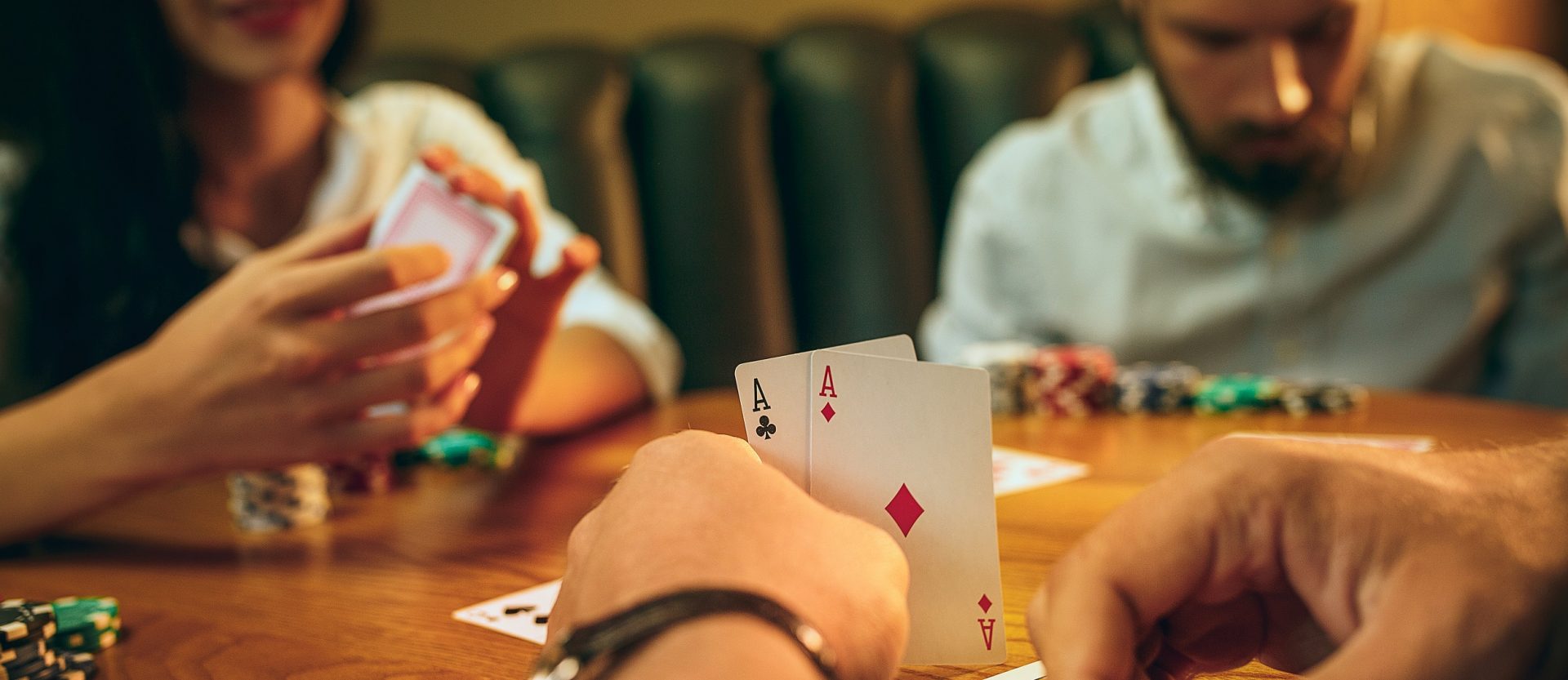 Glossário do poker: seja um profissional na hora de descrever suas jogadas