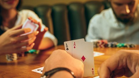 Glossário do poker: seja um profissional na hora de descrever suas jogadas
